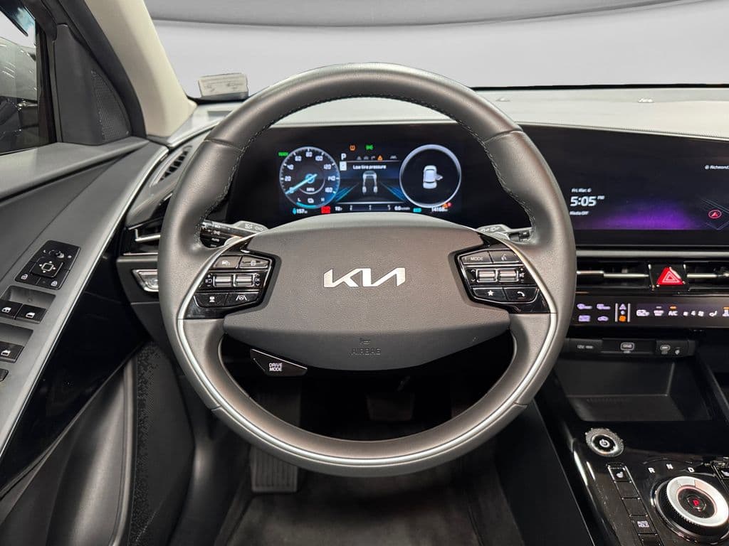 2024 Kia Niro EV view 5