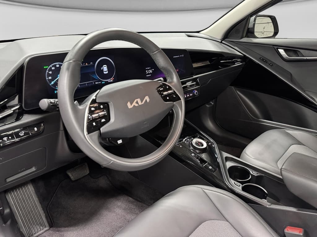 2024 Kia Niro EV view 18