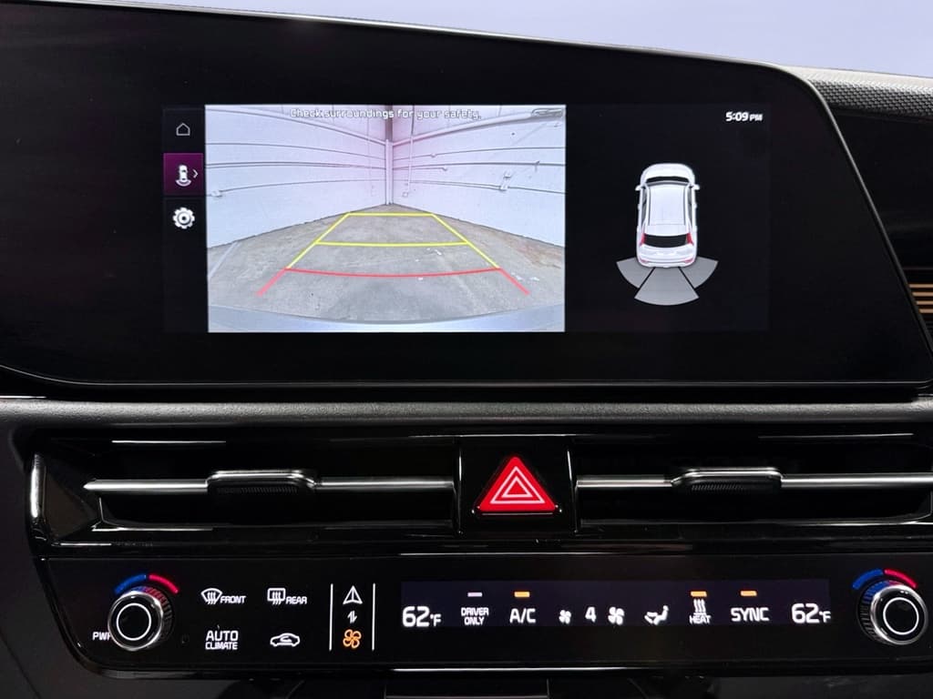 2024 Kia Niro EV view 14