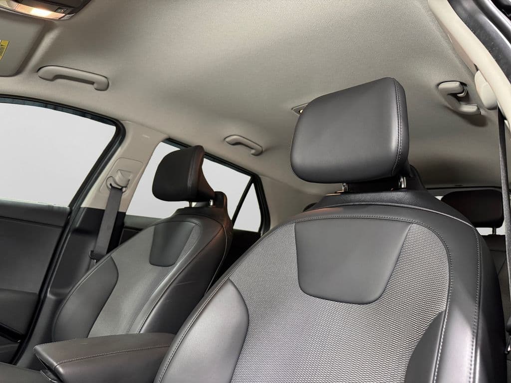 2024 Kia Niro EV view 8