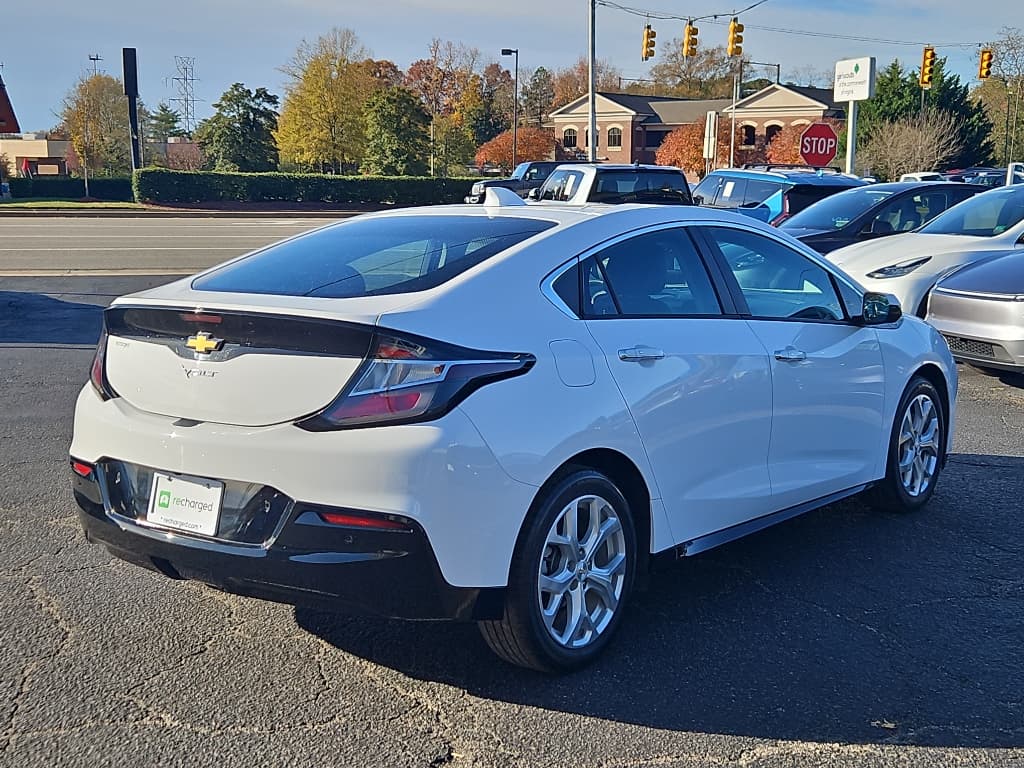 2019 Chevrolet Volt view 3