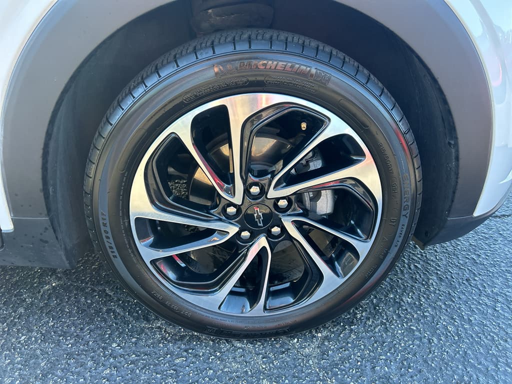 2023 Chevrolet Bolt EUV view 24