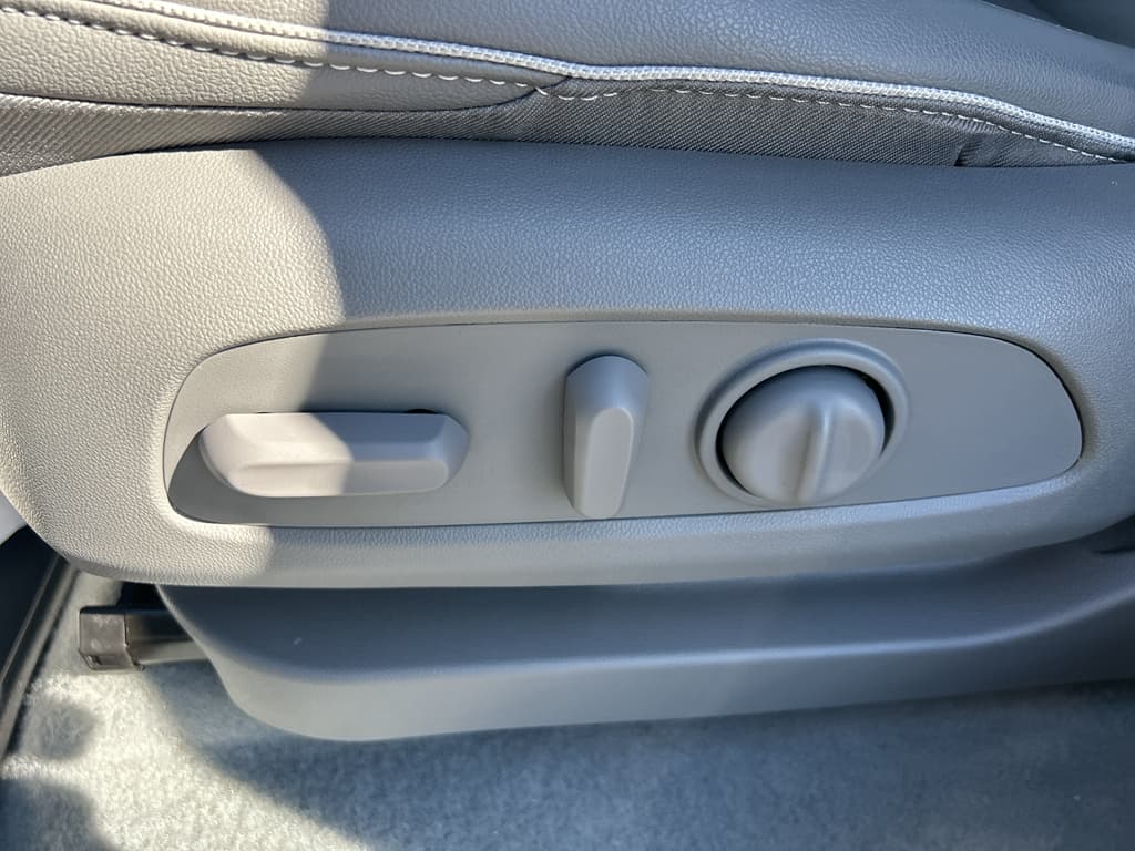 2023 Chevrolet Bolt EUV view 7