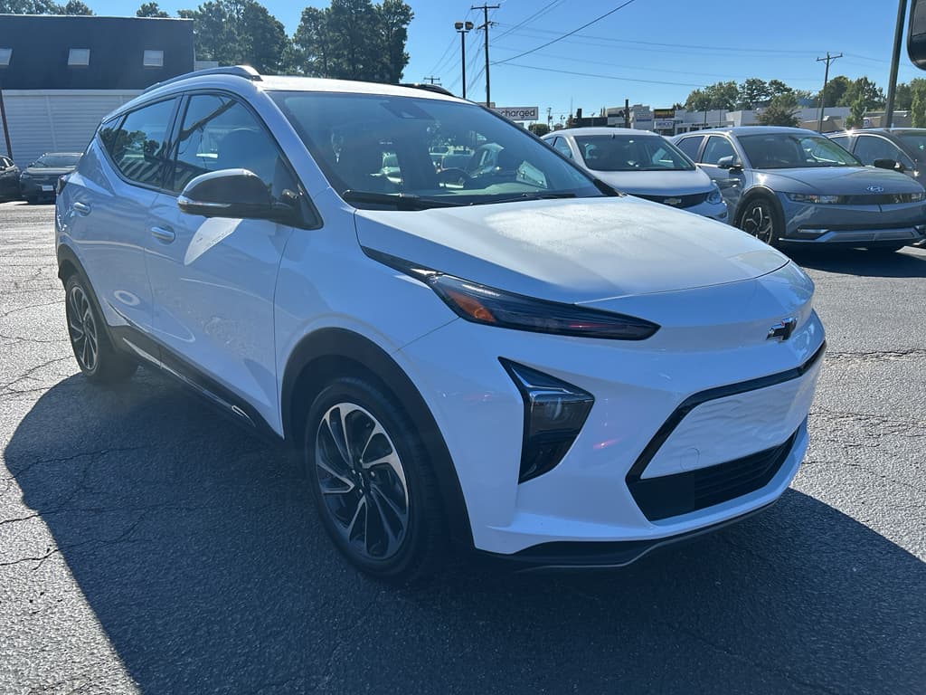2023 Chevrolet Bolt EUV view 4