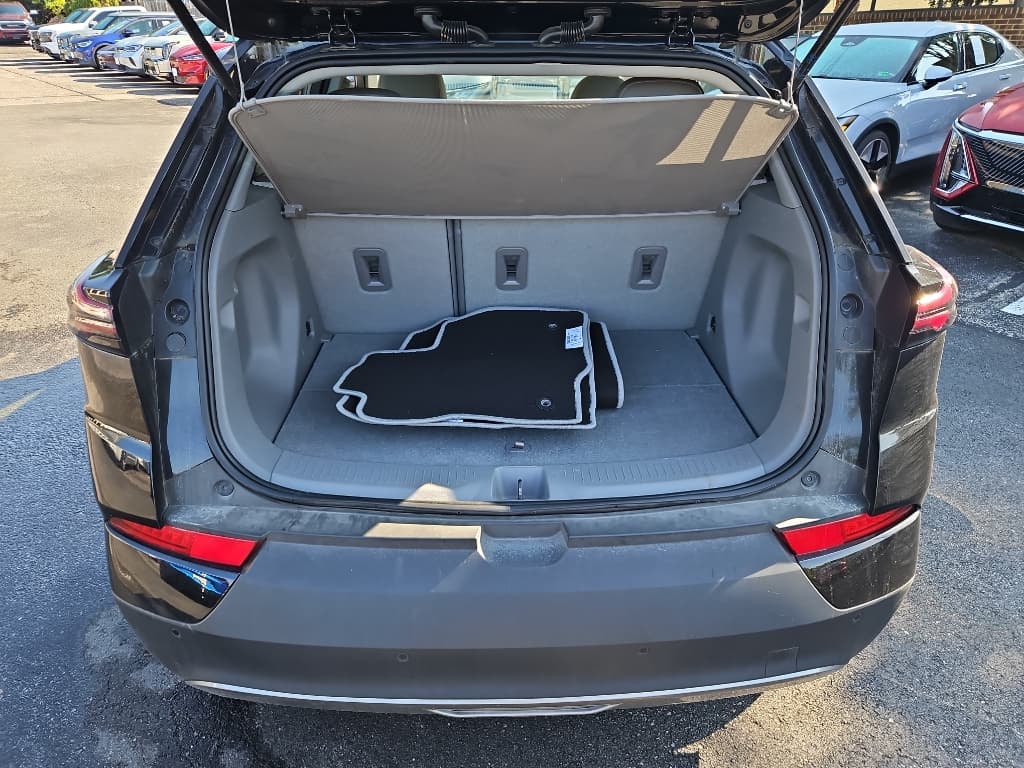 2022 Chevrolet Bolt EUV view 7