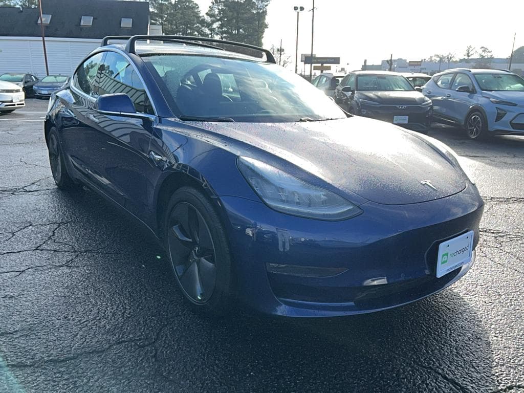 2018 Tesla Model 3 view 4