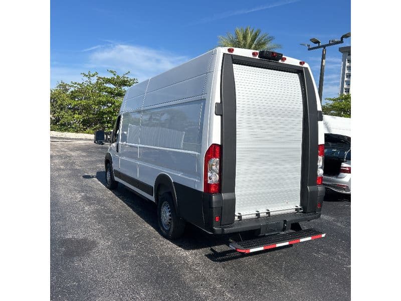 2024 Ram ProMaster 3500 BEV view 4