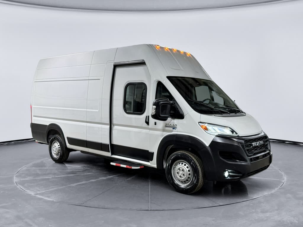 2024 Ram ProMaster 3500 BEV view 4