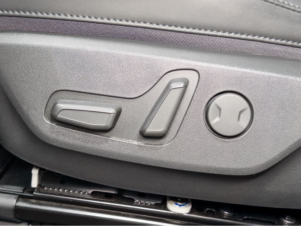 2024 Kia Niro EV view 6