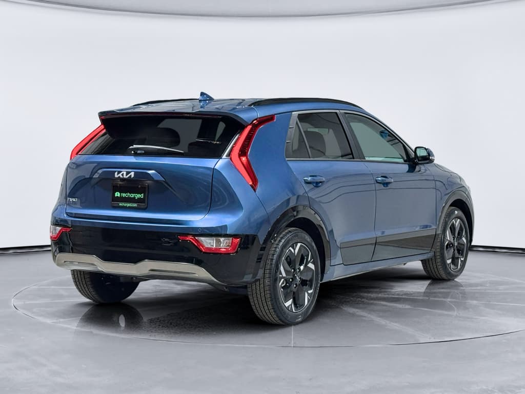 2024 Kia Niro EV view 3