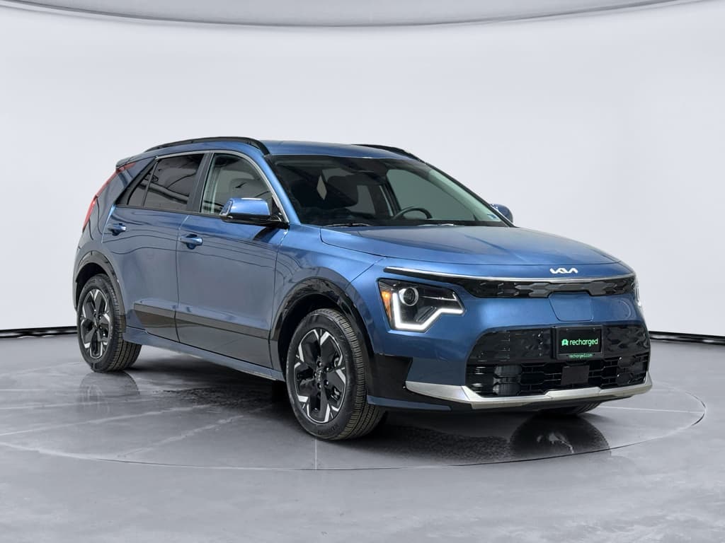 2024 Kia Niro EV view 4