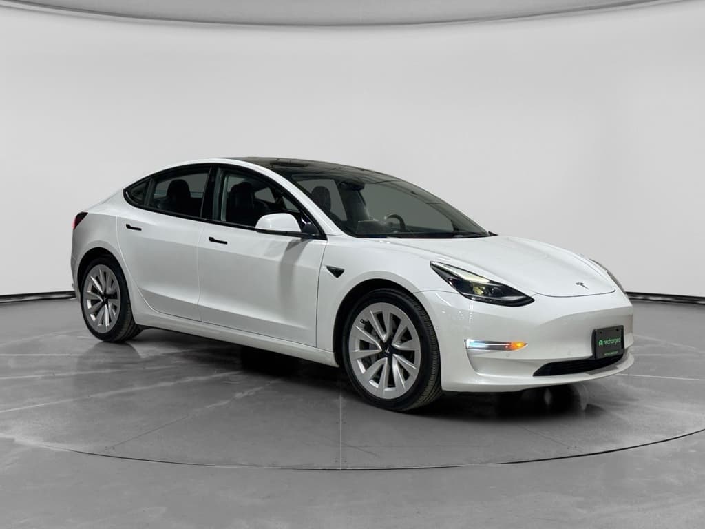 2022 Tesla Model 3 view 4