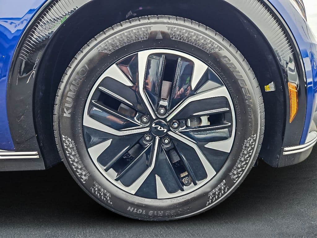 2023 Kia EV6 view 33