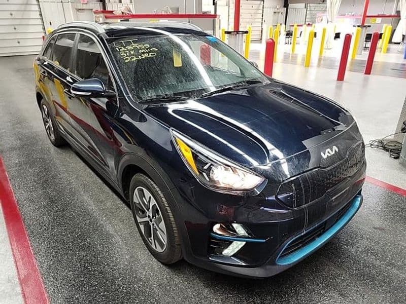 2022 Kia Niro EV view 4