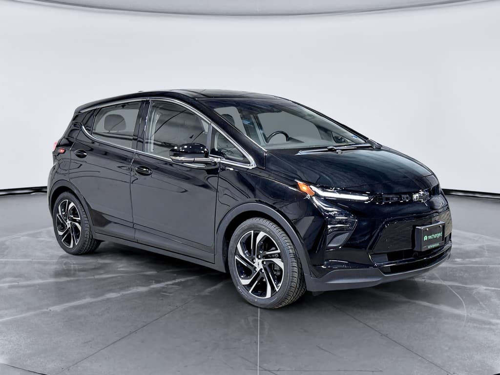 2023 Chevrolet Bolt EV view 4
