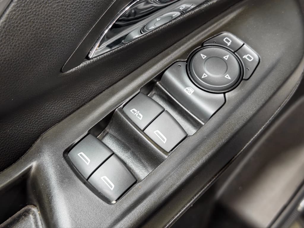 2023 Chevrolet Bolt EV view 8