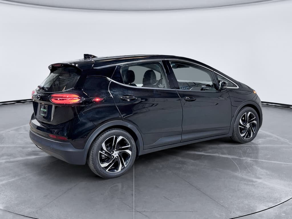 2023 Chevrolet Bolt EV view 3