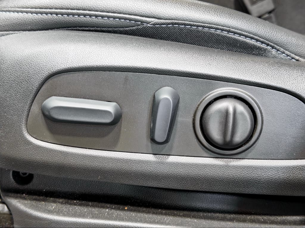 2023 Chevrolet Bolt EV view 7
