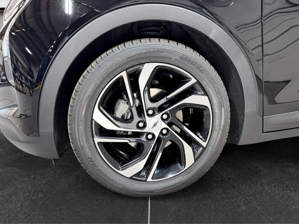 2023 Chevrolet Bolt EV view 30