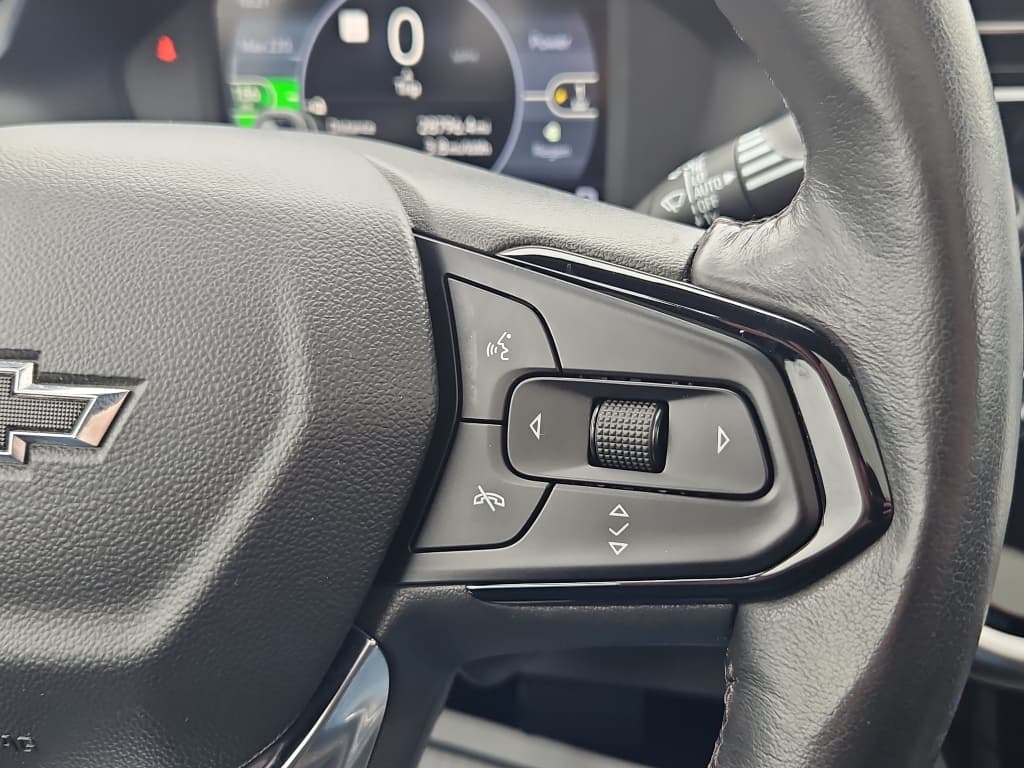 2022 Chevrolet Bolt EUV view 11