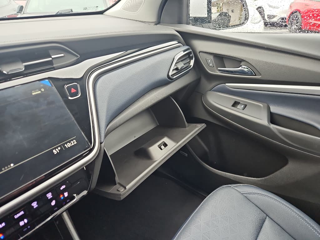 2022 Chevrolet Bolt EUV view 24
