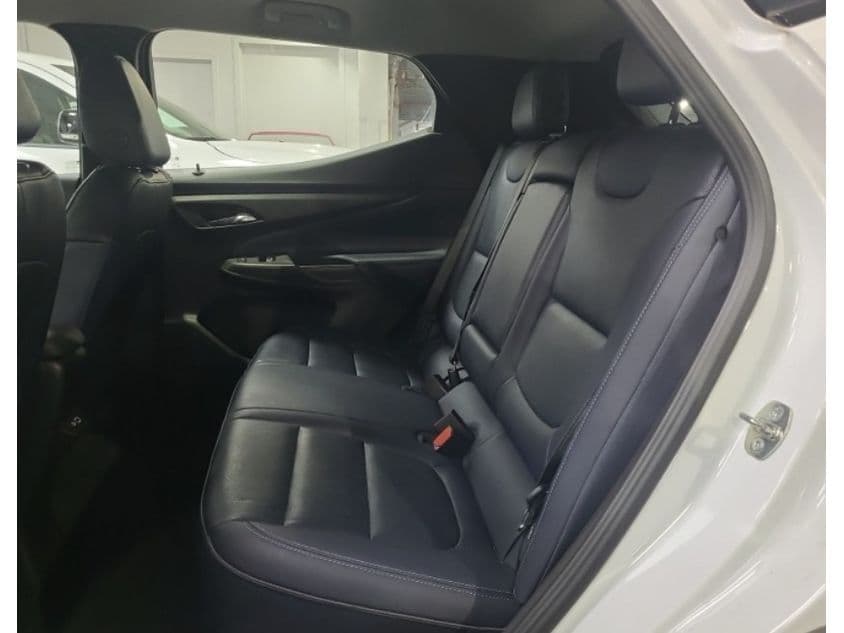 2022 Chevrolet Bolt EUV view 6