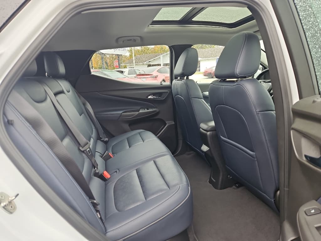 2022 Chevrolet Bolt EUV view 26