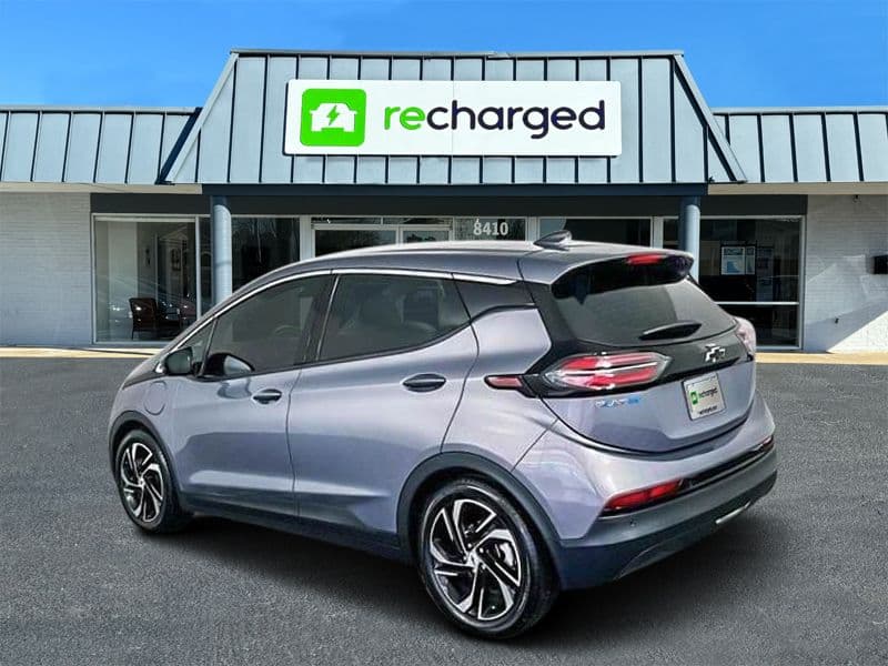 2022 Chevrolet Bolt EV view 3