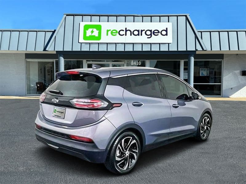 2022 Chevrolet Bolt EV view 5