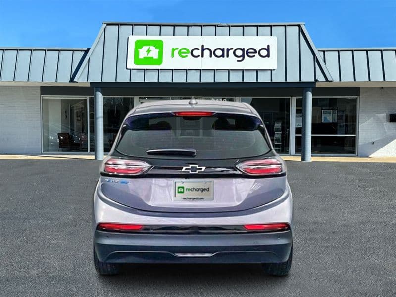 2022 Chevrolet Bolt EV view 4
