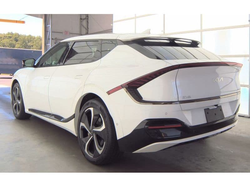 2023 Kia EV6 view 4