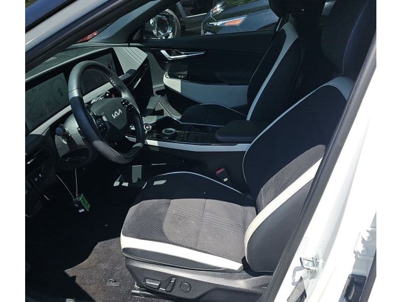 2023 Kia EV6 view 5