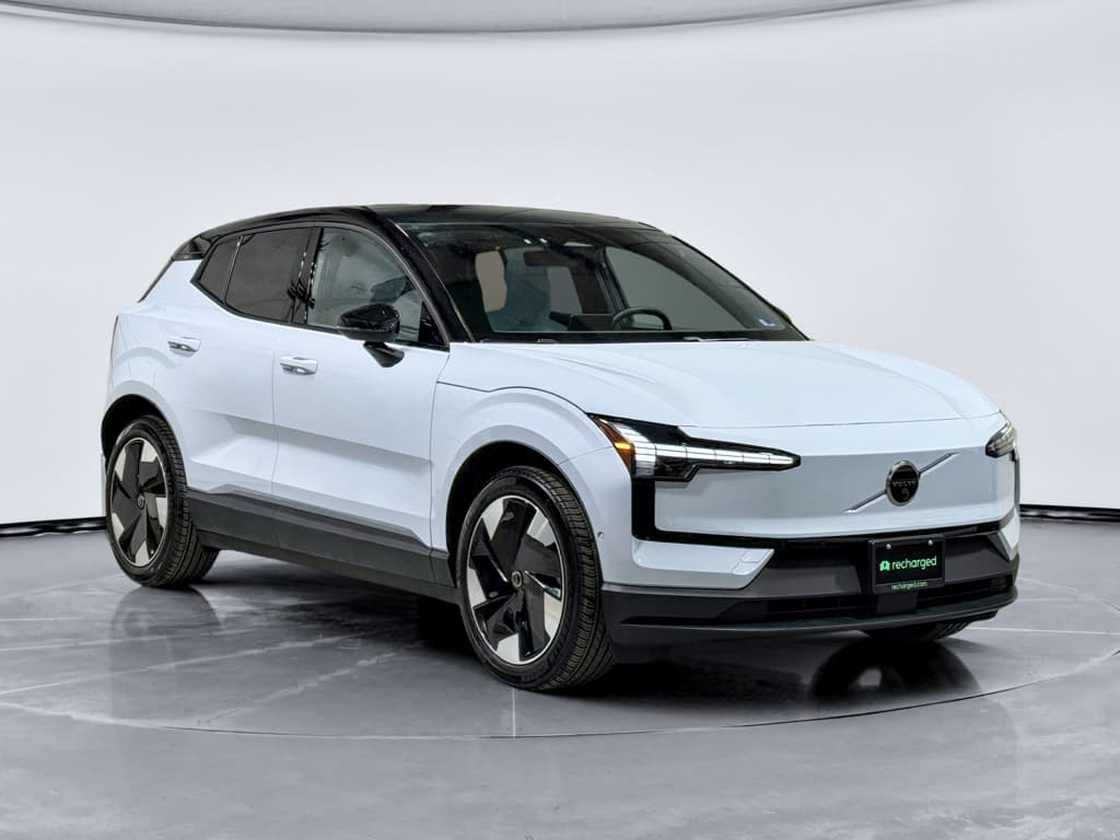 2025 Volvo EX30 view 4