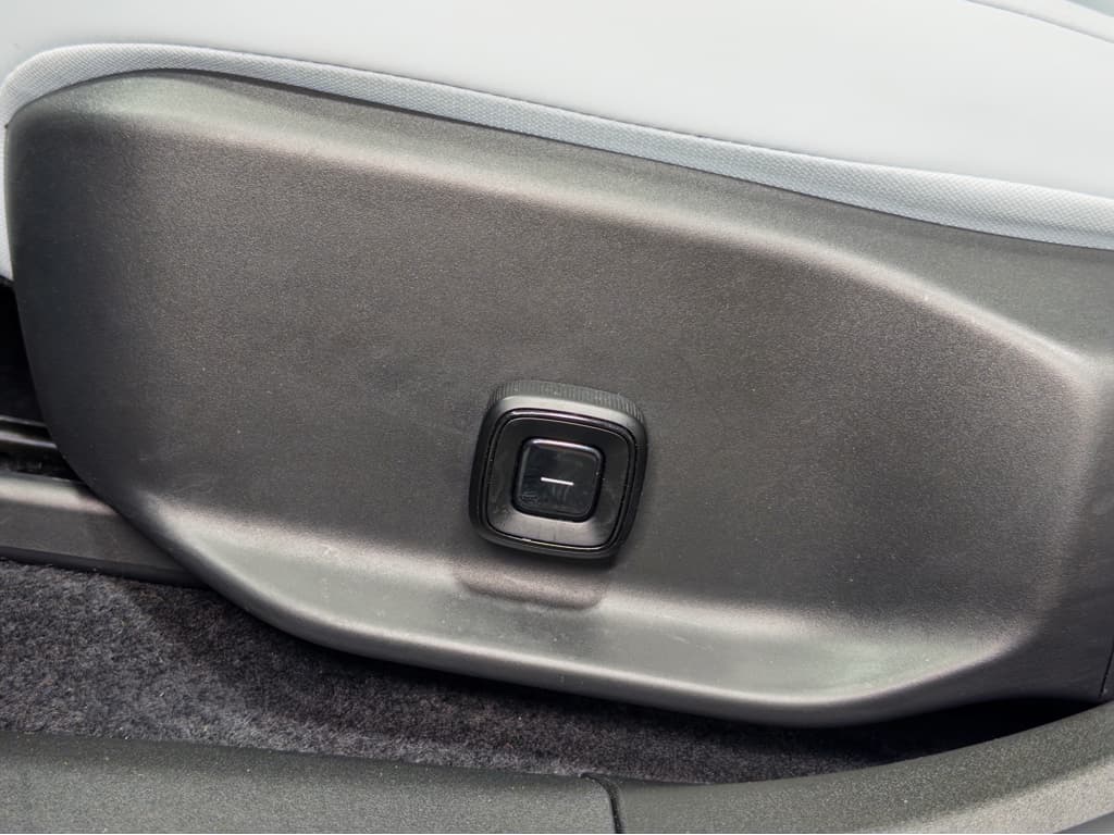 2025 Volvo EX30 view 6