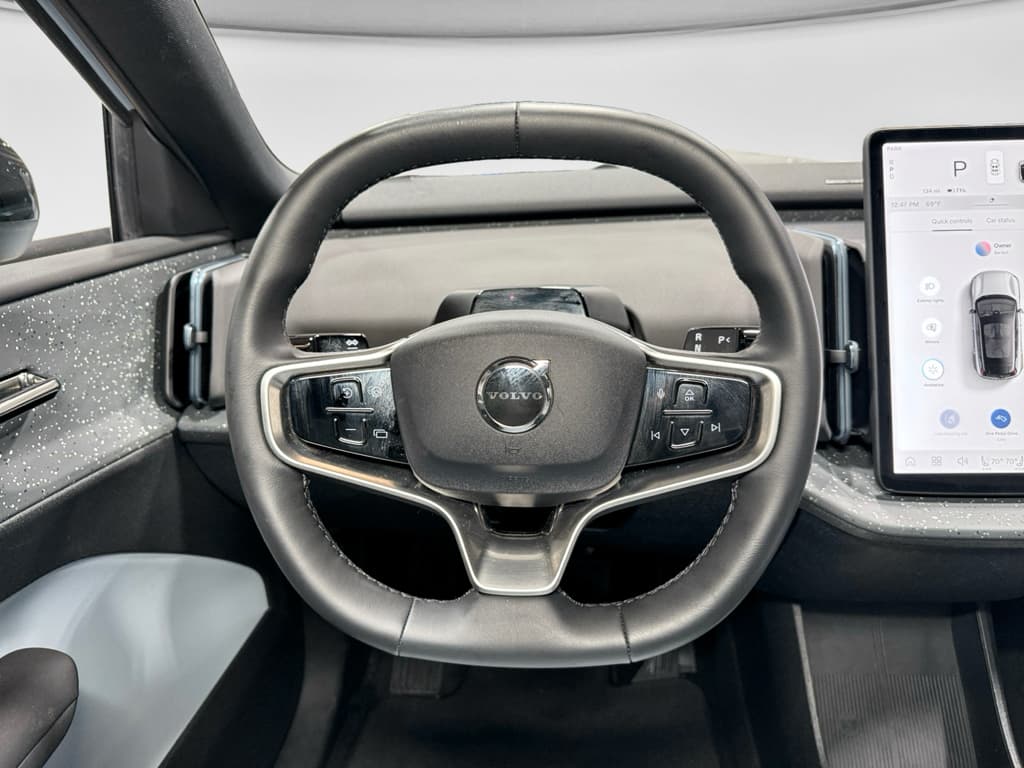 2025 Volvo EX30 view 7