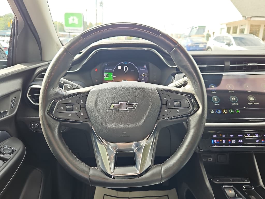 2022 Chevrolet Bolt EUV view 8