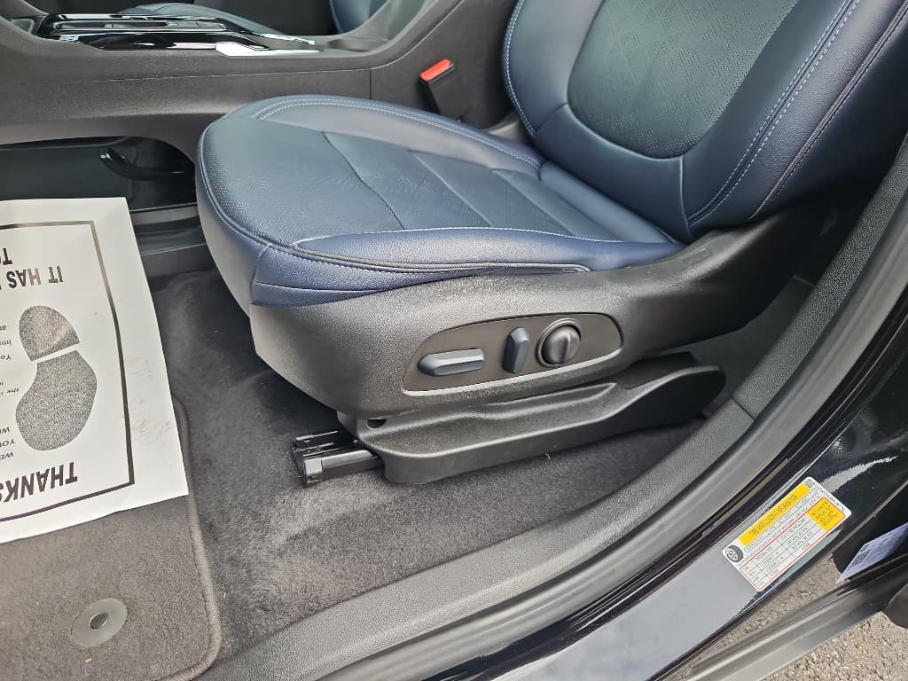 2022 Chevrolet Bolt EUV view 7