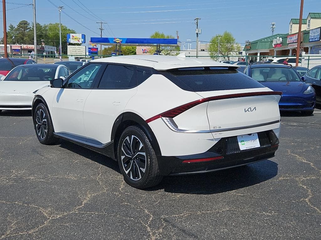 2023 Kia EV6 view 2