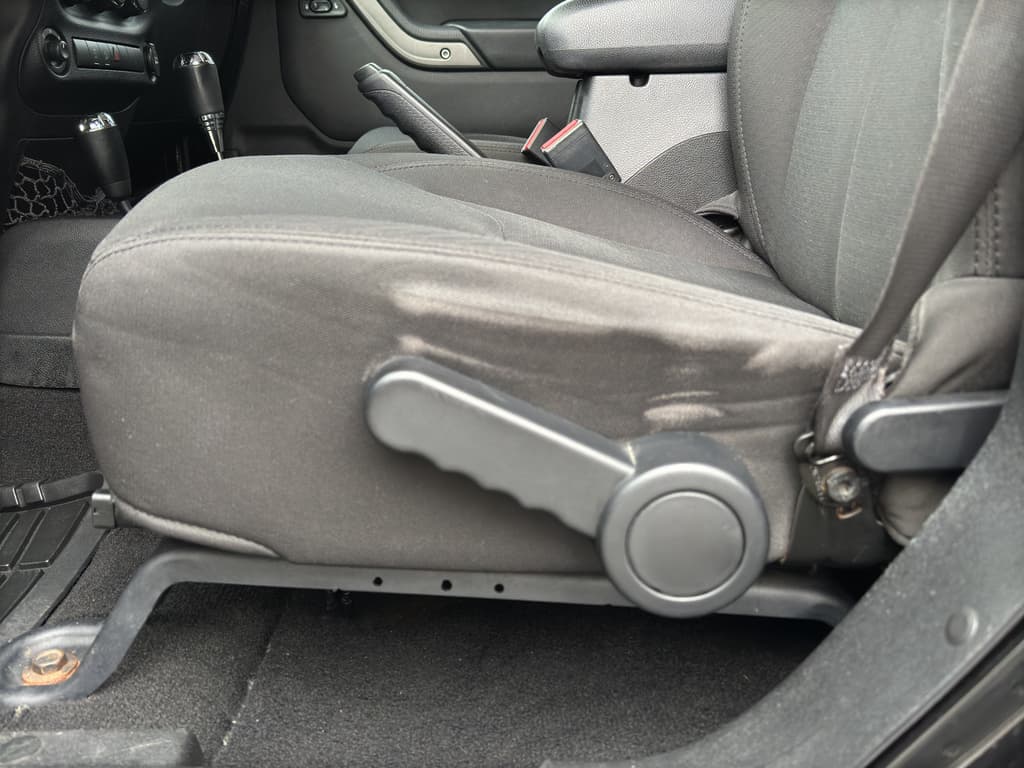 2016 Jeep Wrangler view 5