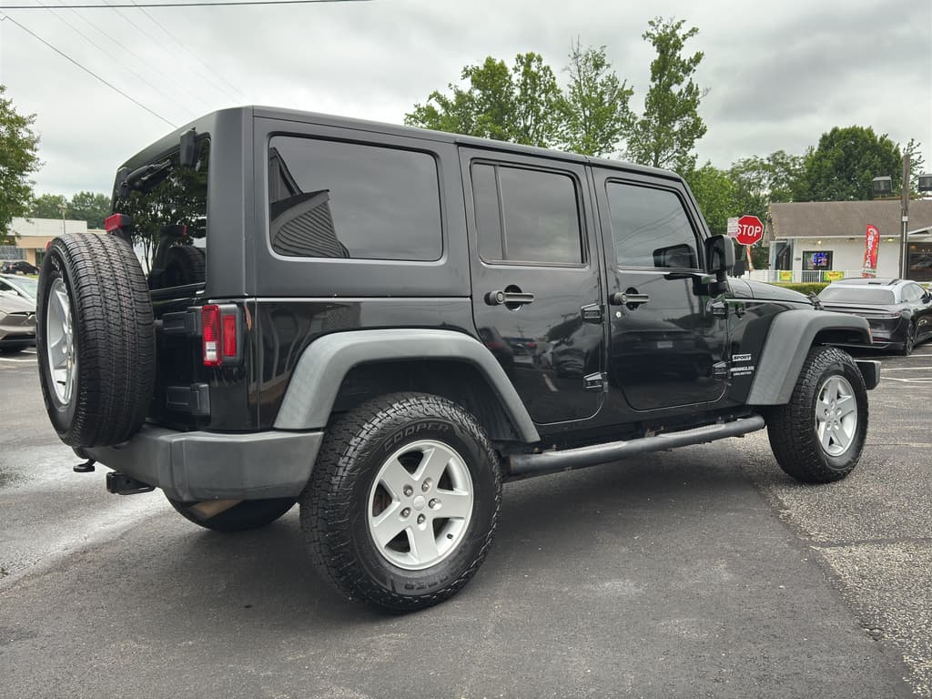 2016 Jeep Wrangler view 3