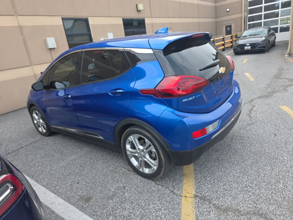 2020 Chevrolet Bolt EV view 4
