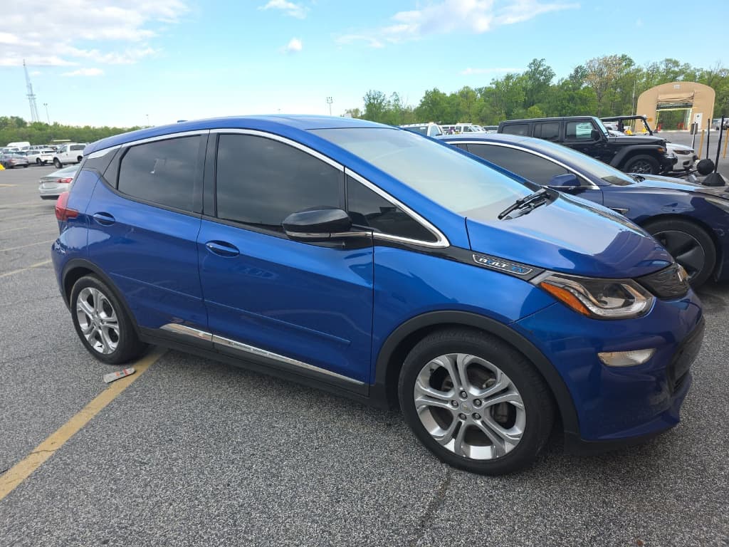 2020 Chevrolet Bolt EV view 2