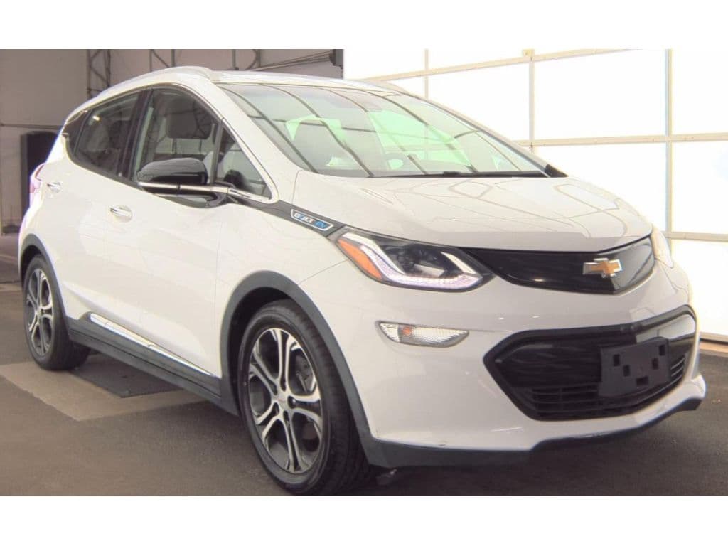 2018 Chevrolet Bolt EV view 2