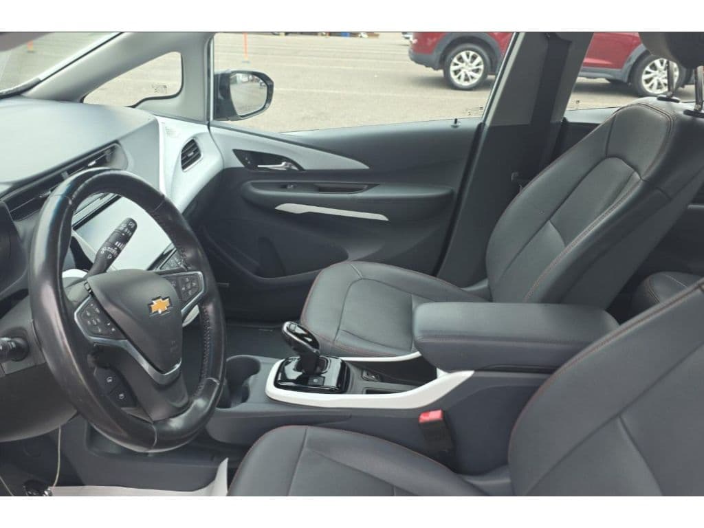 2018 Chevrolet Bolt EV view 5