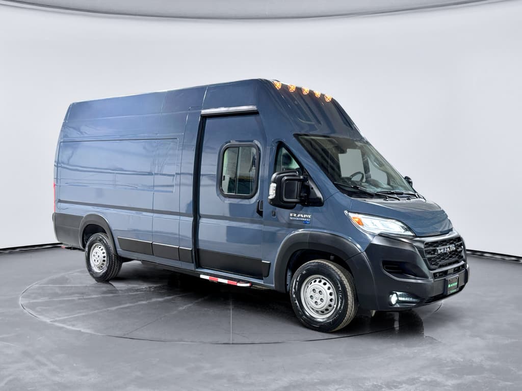 2024 Ram ProMaster 3500 BEV view 4