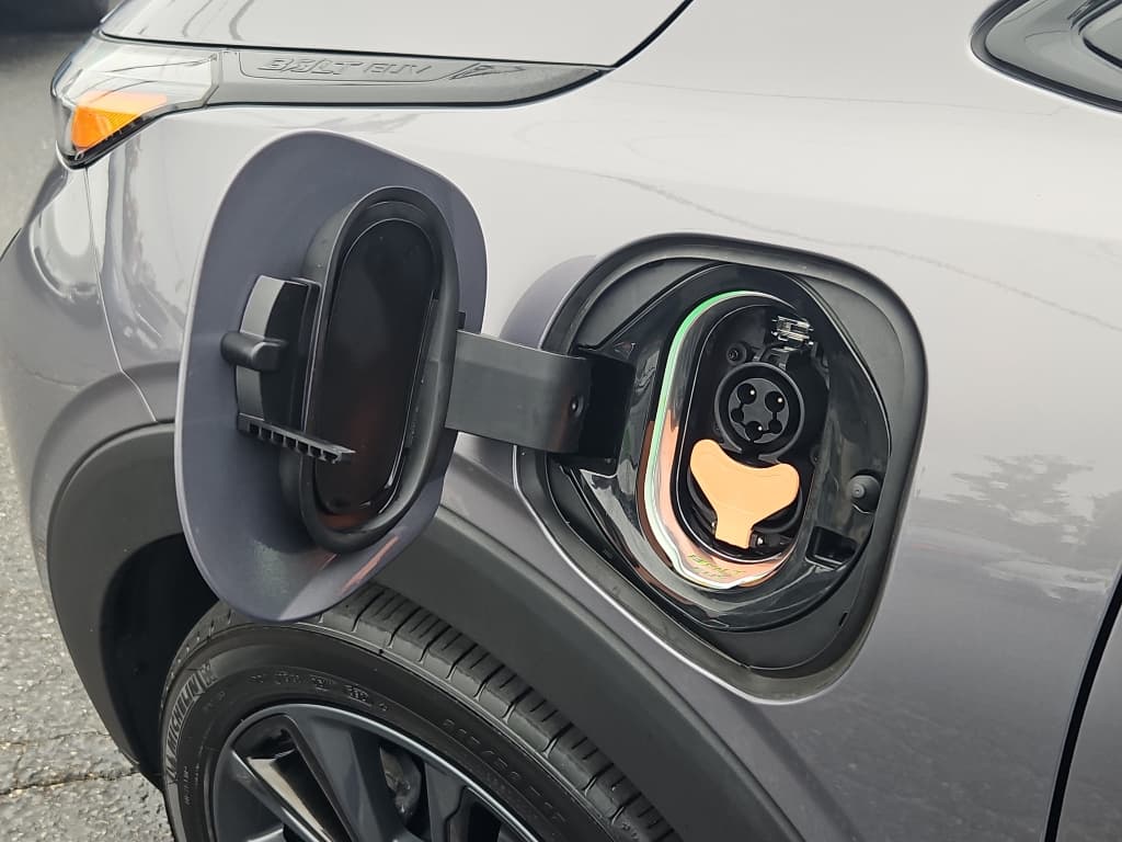 2022 Chevrolet Bolt EUV view 5