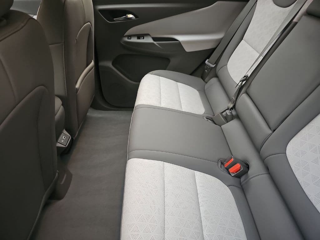 2022 Chevrolet Bolt EUV view 8