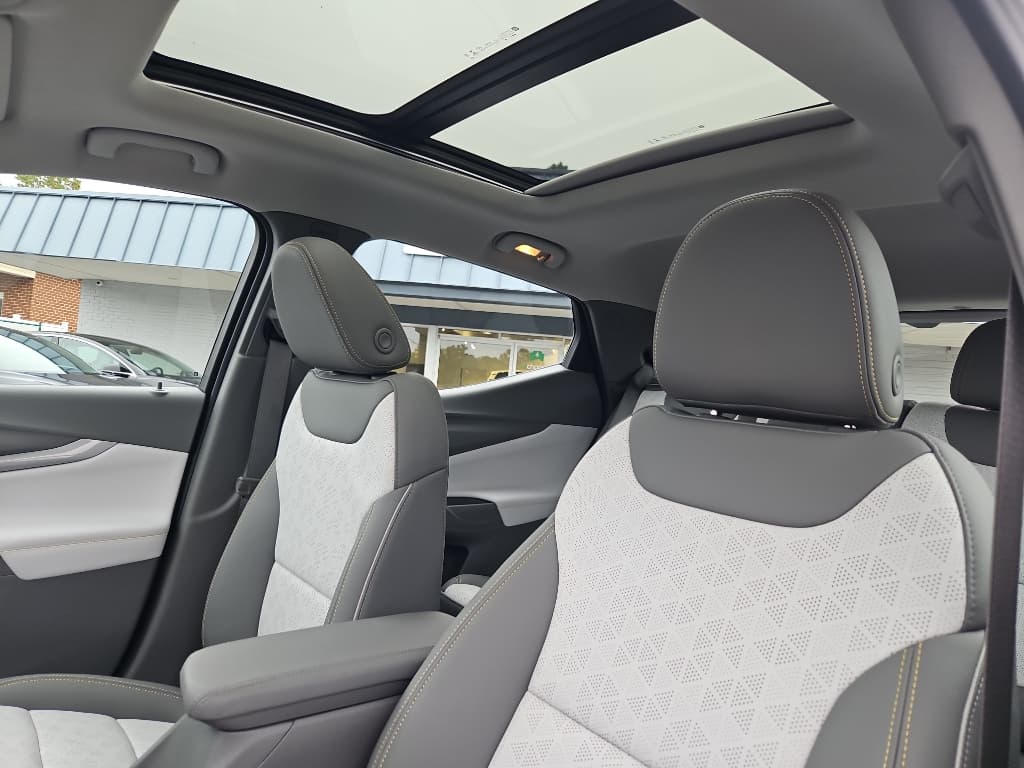 2022 Chevrolet Bolt EUV view 26