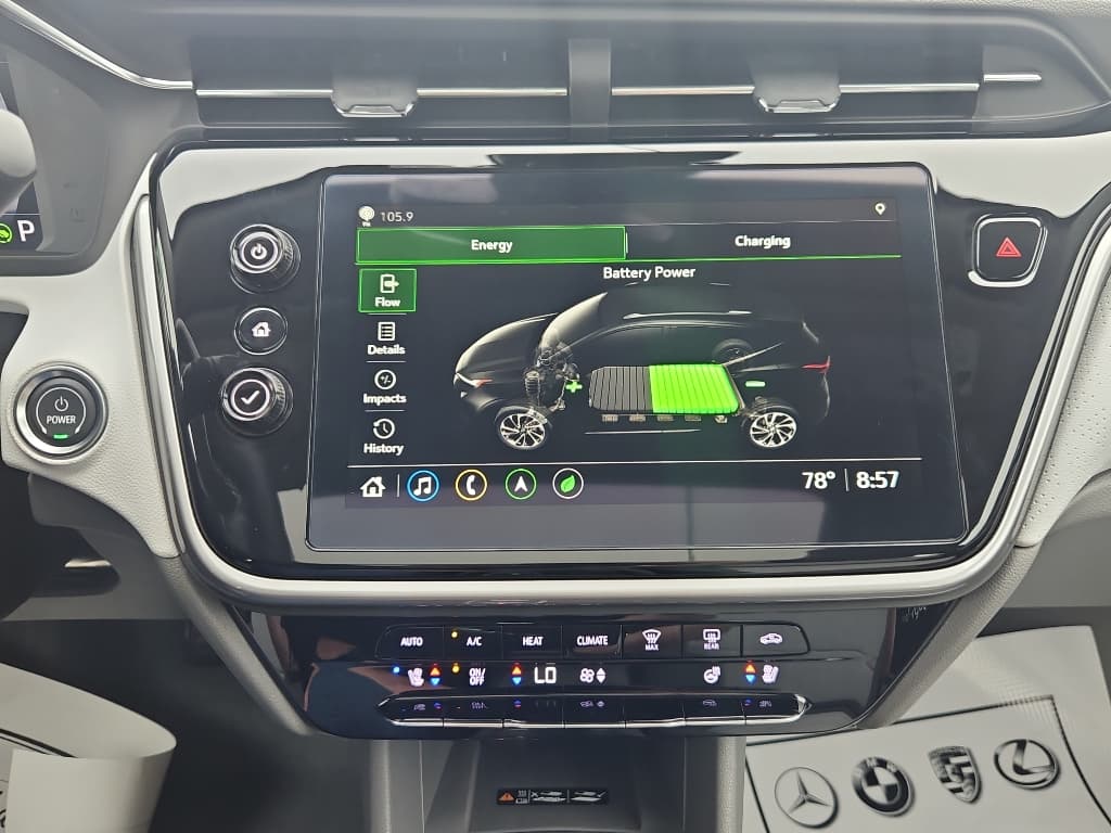 2022 Chevrolet Bolt EUV view 17