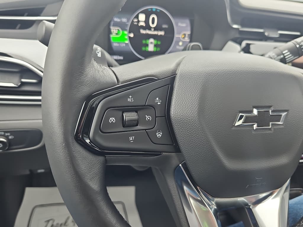 2022 Chevrolet Bolt EUV view 9